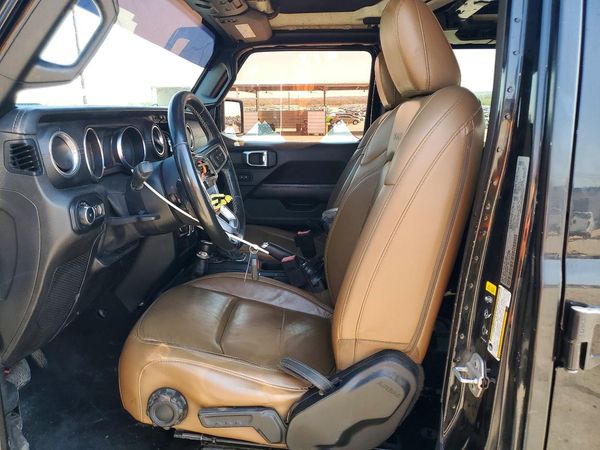 2020 JEEP WRANGLER UNLIMITED Unlimited Sahara — DENT
