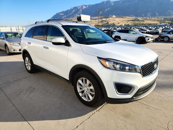 2016 KIA SORENTO L / LX — Passenger 3/4