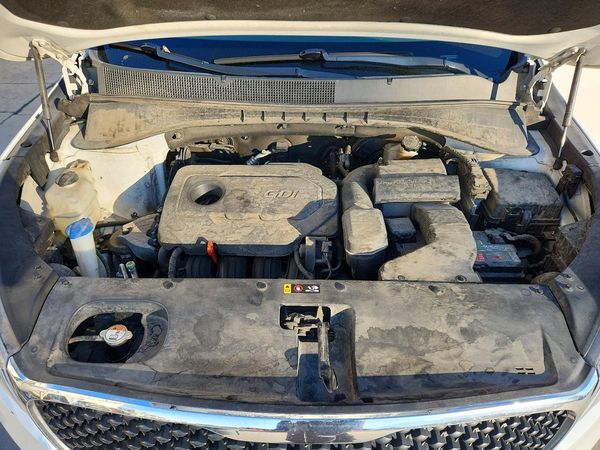 2016 KIA SORENTO L / LX — Engine bay
