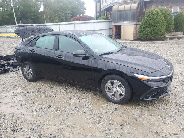 2025 HYUNDAI ELANTRA SE — Passenger 3/4