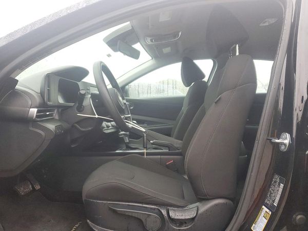 2025 HYUNDAI ELANTRA SE — DENT
