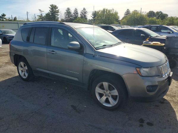 2014 JEEP COMPASS Latitude — Passenger 3/4