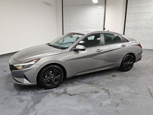 2021 HYUNDAI ELANTRA SEL — Front 3/4