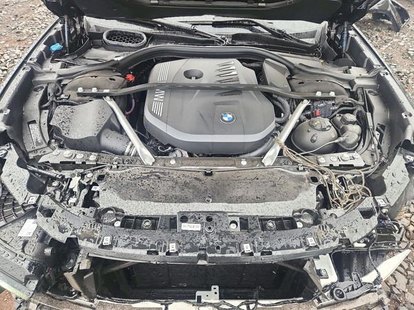 2026 BMW 740 xDrive — Engine bay