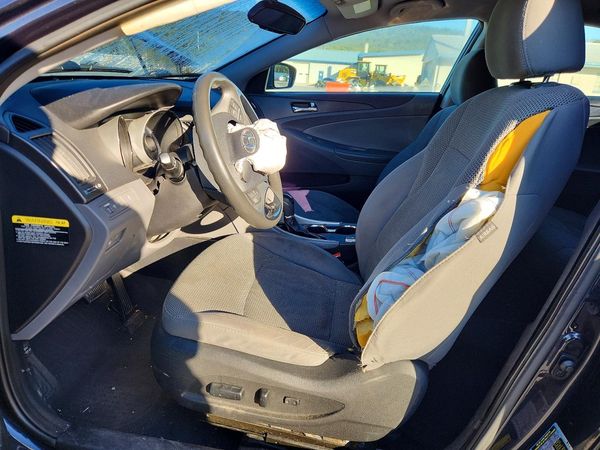 2013 HYUNDAI SONATA GLS/ GLS Popular — DENT
