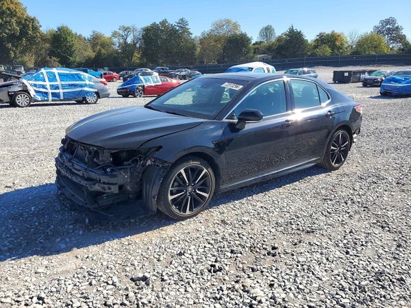2018 TOYOTA CAMRY XSE — Front 3/4