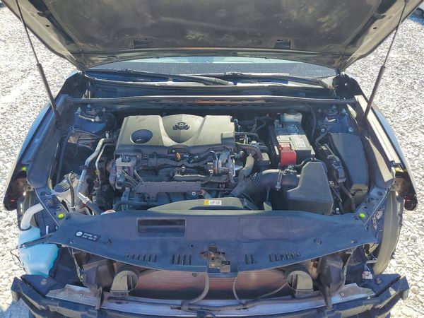 2018 TOYOTA CAMRY XSE — Engine bay