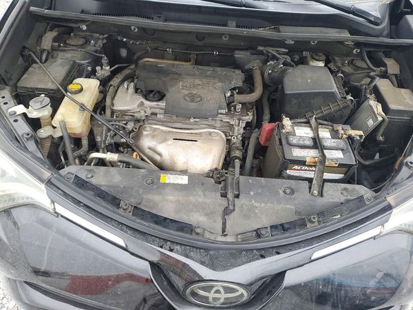 2018 TOYOTA RAV4 Ltd/Platinum — Engine bay