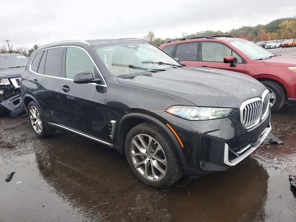 2025 BMW X5 xDrive40i — Passenger 3/4