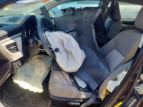 2015 TOYOTA COROLLA L/LE — DENT