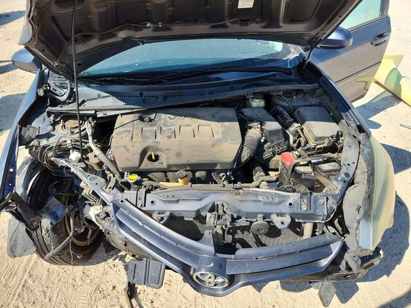 2015 TOYOTA COROLLA L/LE — Engine bay