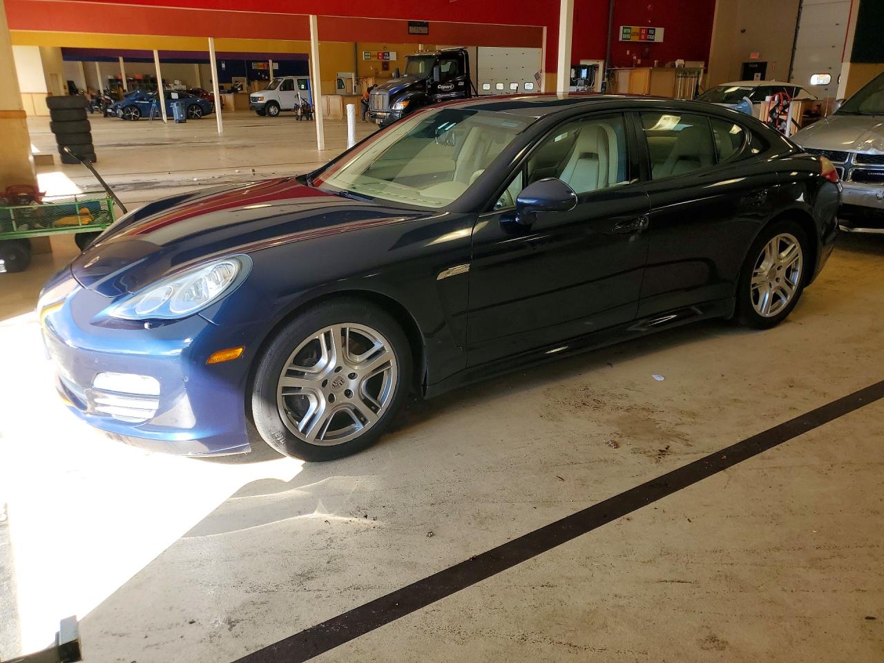 2012 PORSCHE PANAMERA Base (2WD), 4 (4WD) — Front 3/4