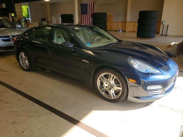 2012 PORSCHE PANAMERA Base (2WD), 4 (4WD) — Passenger 3/4
