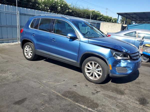 2017 VOLKSWAGEN TIGUAN Wolfsburg — Passenger 3/4