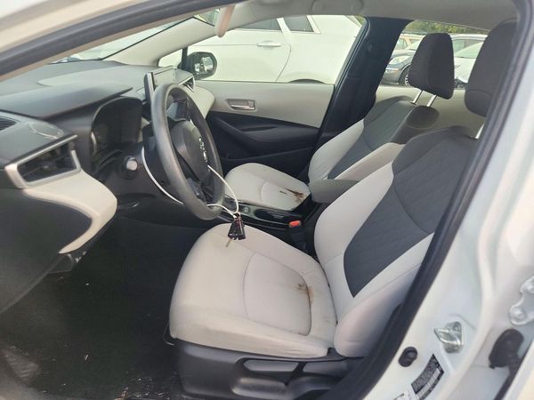 2020 TOYOTA COROLLA LE — DENT