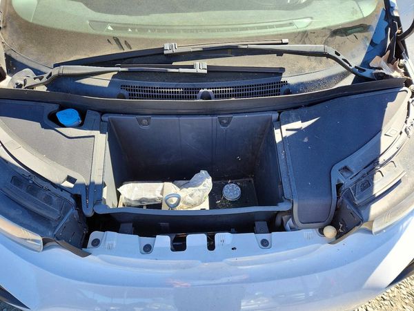 2017 BMW I3 — Engine bay
