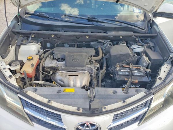 2013 TOYOTA RAV4 High — Engine bay