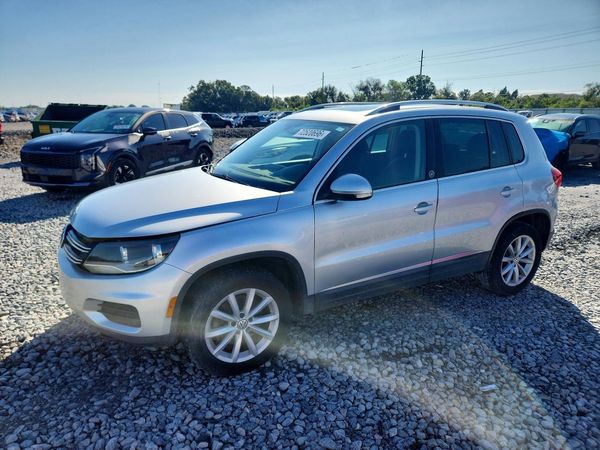 2017 VOLKSWAGEN TIGUAN Wolfsburg — Front 3/4