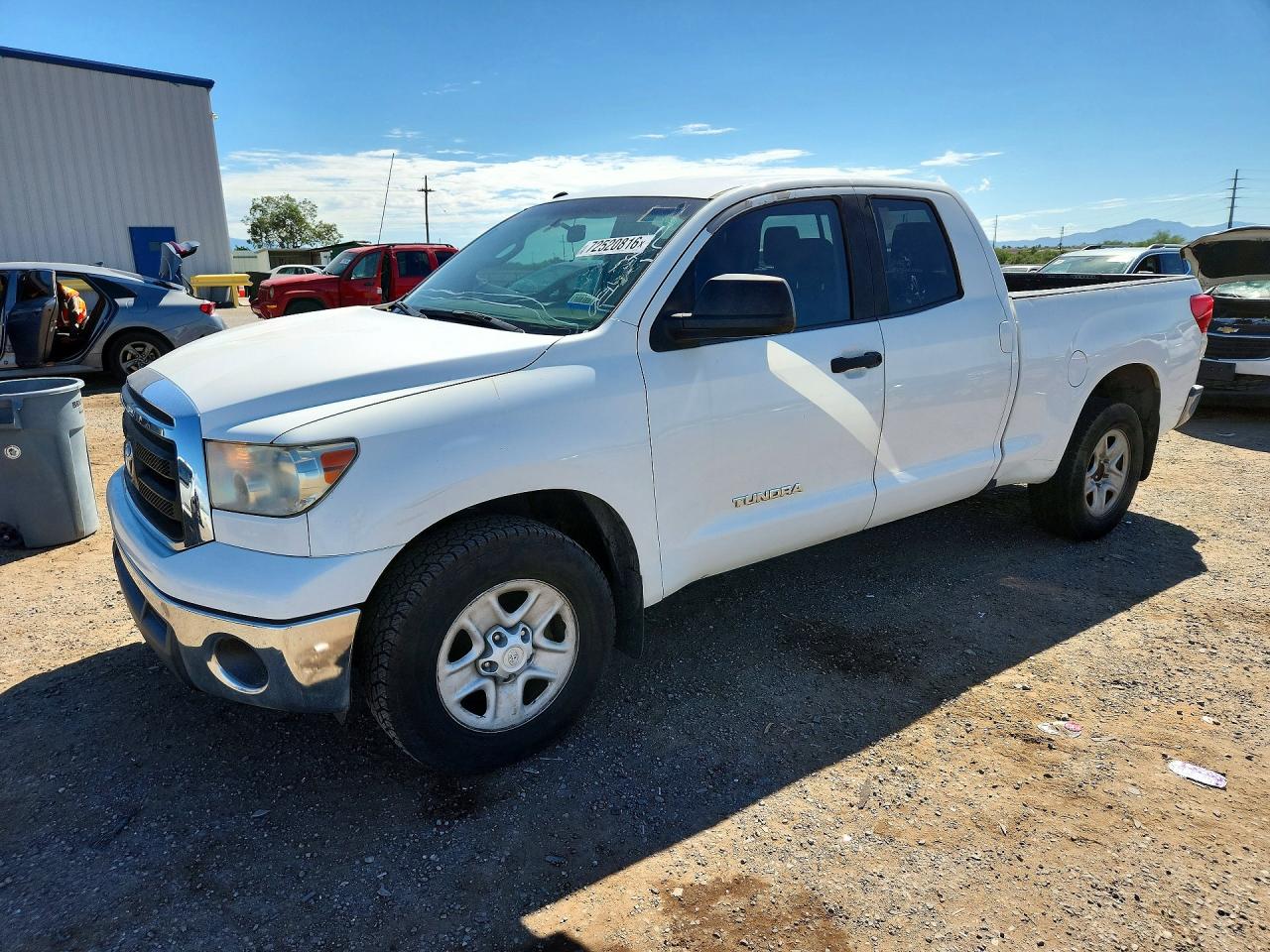 2013 TOYOTA TUNDRA SR5 — Front 3/4