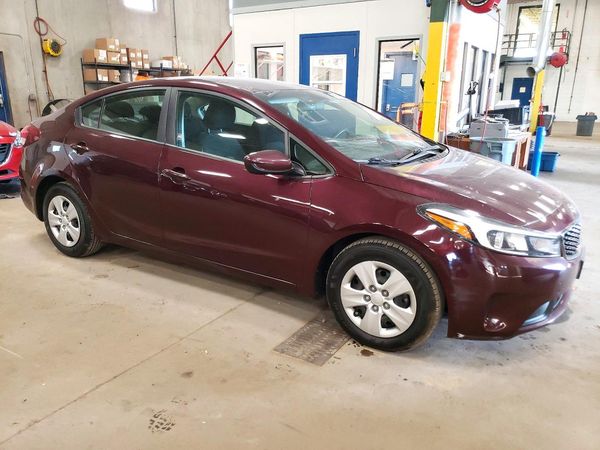 2017 KIA FORTE — Passenger 3/4