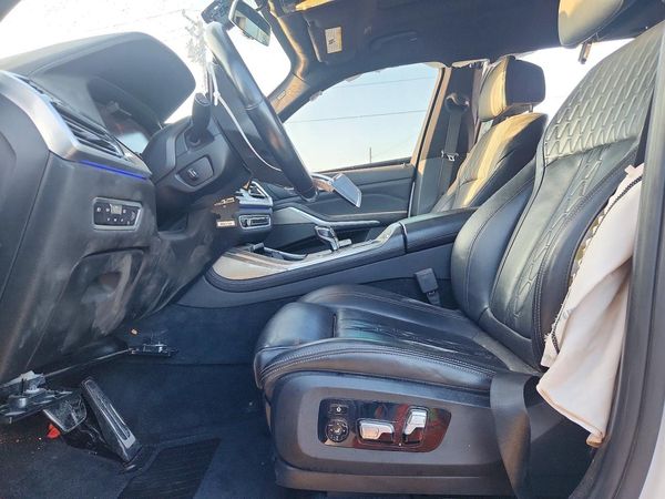 2022 BMW X7 M50i — DENT