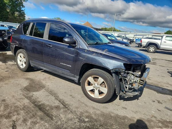 2014 JEEP COMPASS Latitude — Passenger 3/4