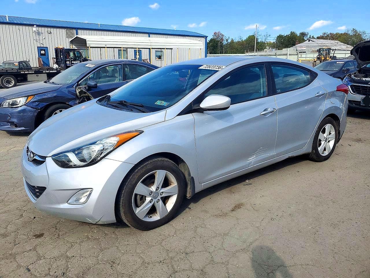 2013 HYUNDAI ELANTRA — Front 3/4