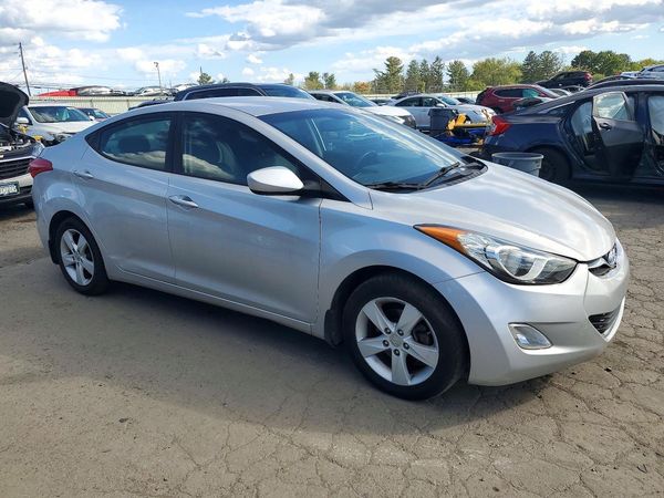 2013 HYUNDAI ELANTRA — Passenger 3/4
