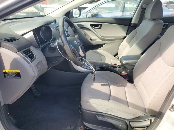 2013 HYUNDAI ELANTRA — DENT