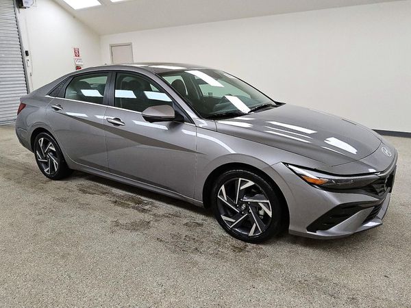 2024 HYUNDAI ELANTRA Limited — Passenger 3/4