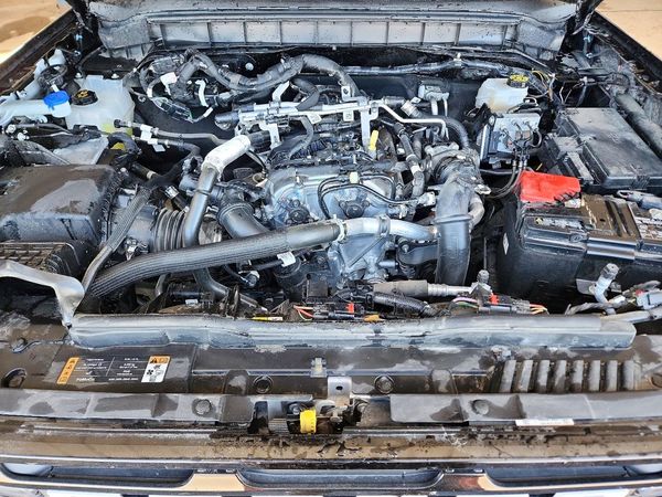2026 FORD BRONCO Outer Banks — Engine bay