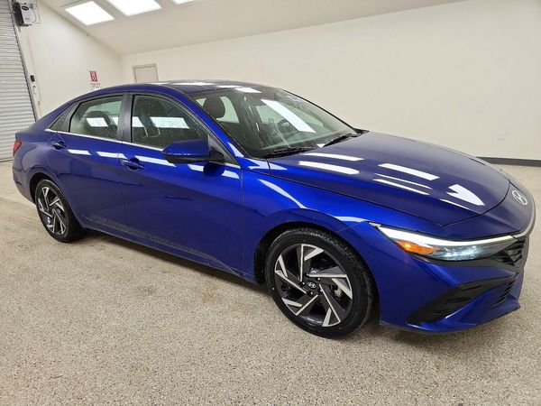 2025 HYUNDAI ELANTRA SEL Convenience — Passenger 3/4