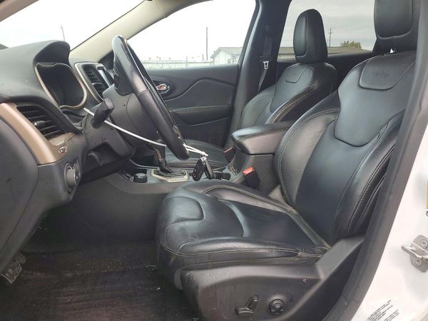 2016 JEEP CHEROKEE Limited — DENT
