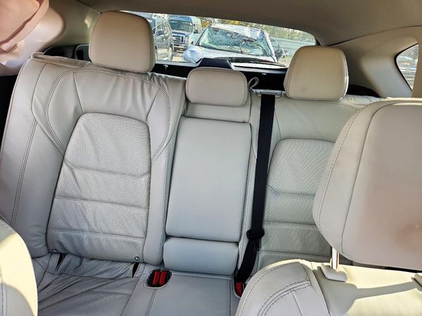 2022 MAZDA CX-5 Preferred Package — SUVN