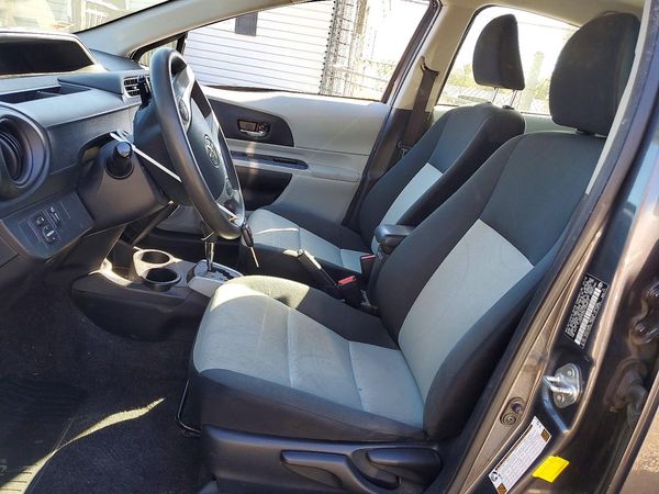2013 TOYOTA PRIUS — DENT