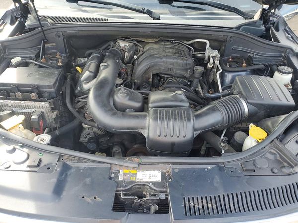 2014 DODGE DURANGO SXT — Engine bay