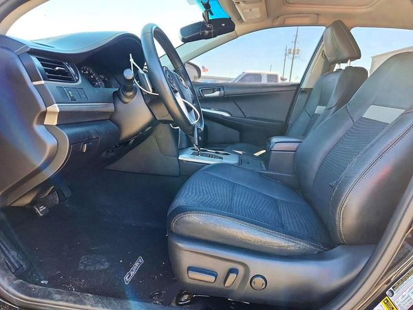 2014 TOYOTA CAMRY — DENT