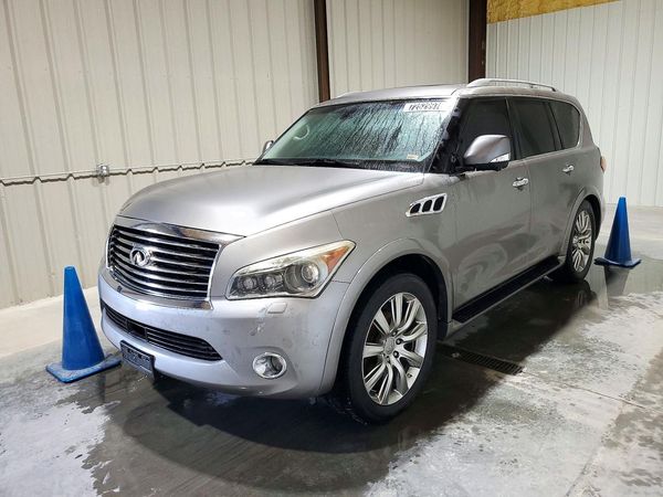 2012 INFINITI QX56 — Front 3/4