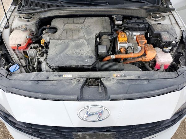 2021 HYUNDAI ELANTRA Blue — Engine bay