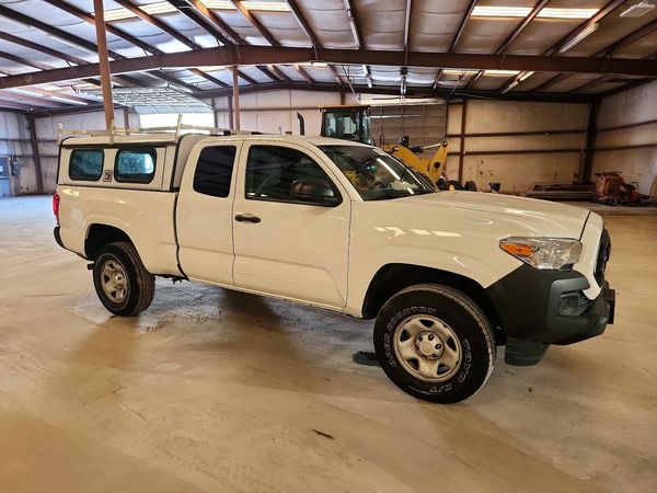 2021 TOYOTA TACOMA SR5 — Passenger 3/4