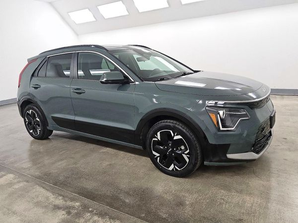 2023 KIA NIRO Wind — Passenger 3/4