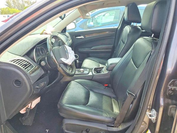 2020 CHRYSLER 300 300 Limited, 300C — DENT