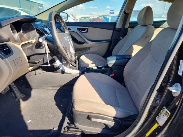 2016 HYUNDAI ELANTRA — DENT