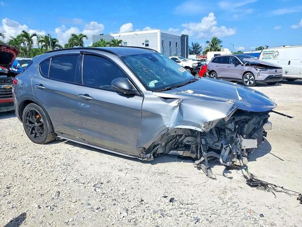 2020 ALFA ROMEO STELVIO — Passenger 3/4