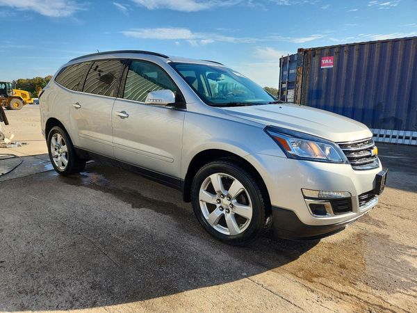 2017 CHEVROLET TRAVERSE 1LT — Passenger 3/4