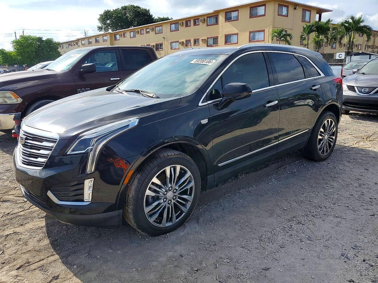 2018 CADILLAC XT5 Premium Luxury — Front 3/4