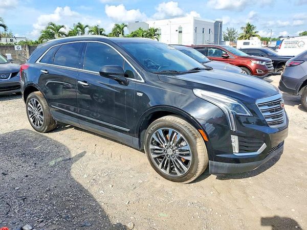 2018 CADILLAC XT5 Premium Luxury — Passenger 3/4