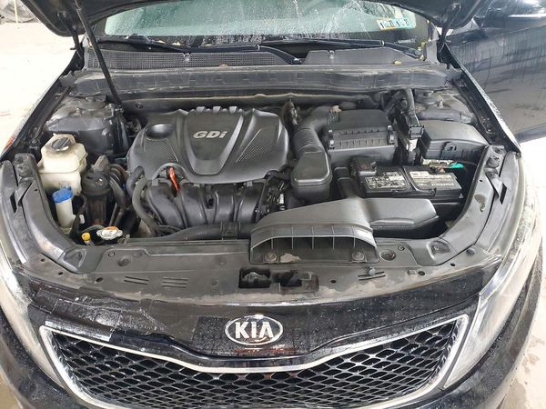 2015 KIA OPTIMA GL - Middle-low — Engine bay