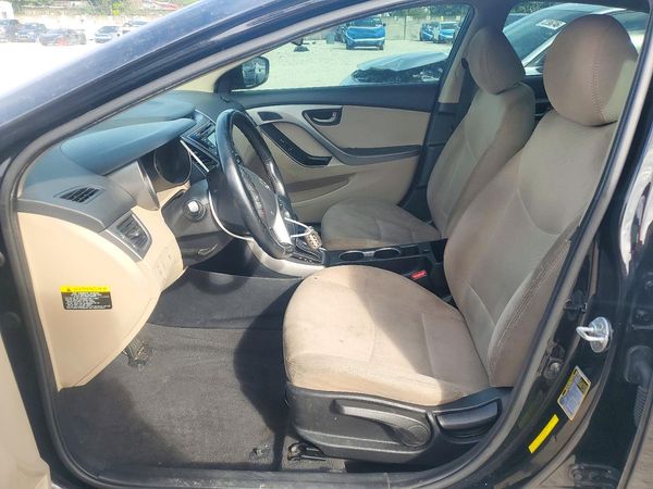 2016 HYUNDAI ELANTRA — DENT