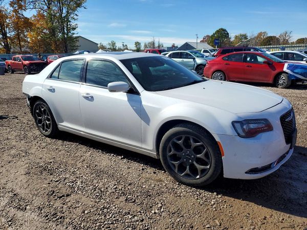 2016 CHRYSLER 300 300S — Passenger 3/4